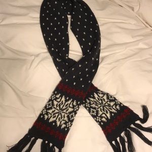 Seasonal cute scarf